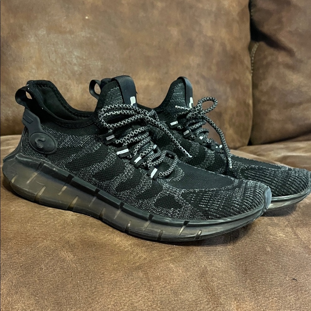 Charly Black Sneakers